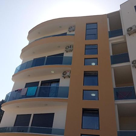 Apartman Ami Улцин Екстериор снимка