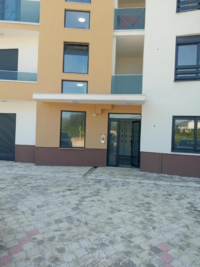 Apartman Ami Улцин Екстериор снимка