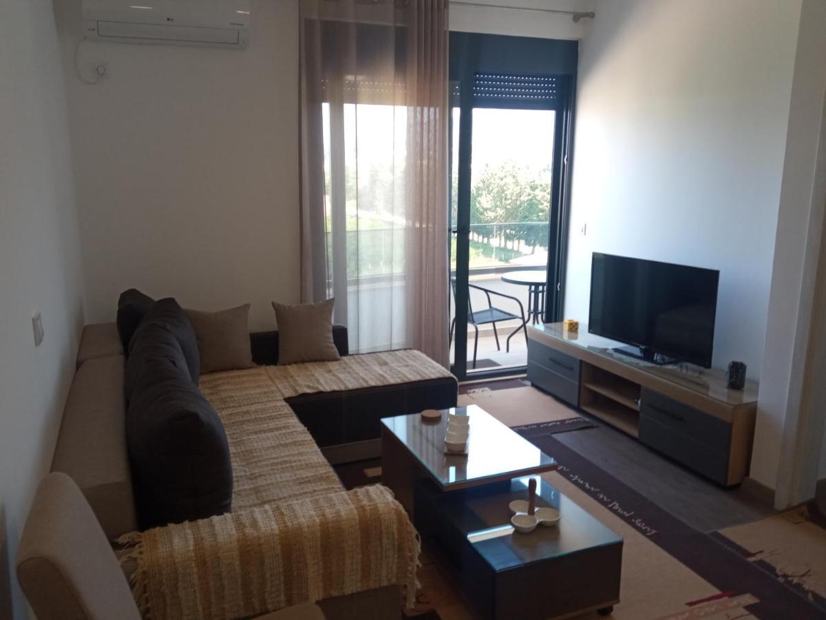 Apartman Ami Улцин Екстериор снимка